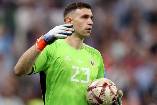 莫佩調(diào)侃撞傷萊諾成就大馬?。骸半y道他不應該對我心存感激嗎？”